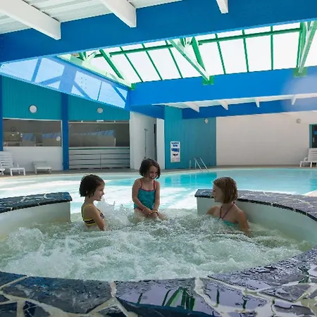 Mobil-home Spacieux, Acces Handicape, 6 Pers. - Api-1-52-2318 Kamp alanı Saint-Hilaire-de-Riez